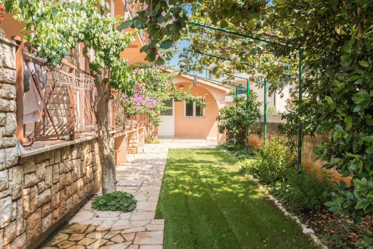 Apartment Taja Ližnjan Exterior foto
